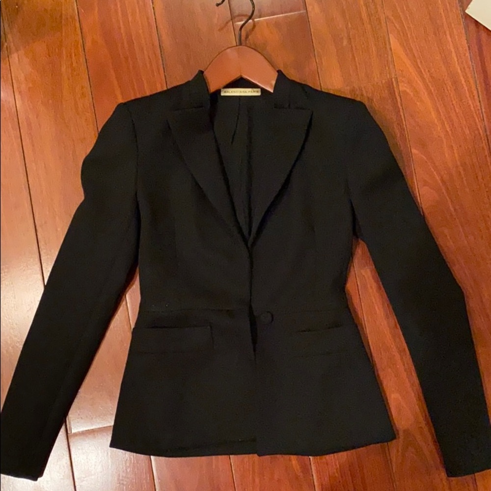 pointy shoulder blazer